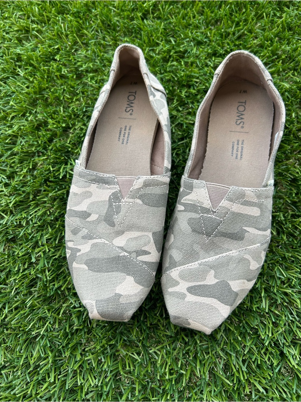 TOMS Women's Camo Slip-On Moccasins - Khaki & Olive